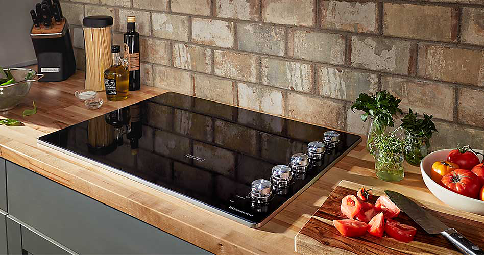 Lựa Chọn Bếp Phù Hợp Cho Gia Đình Trong 2025 - Mua Bếp Từ Hay Bếp Hồng Ngoại ?